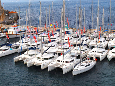 Τα Catamaran… βγαίνουν στον Σαρωνικό